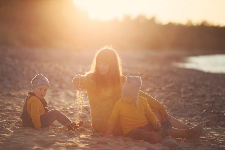 Perefotosessioon päikseloojangul Paljassaares